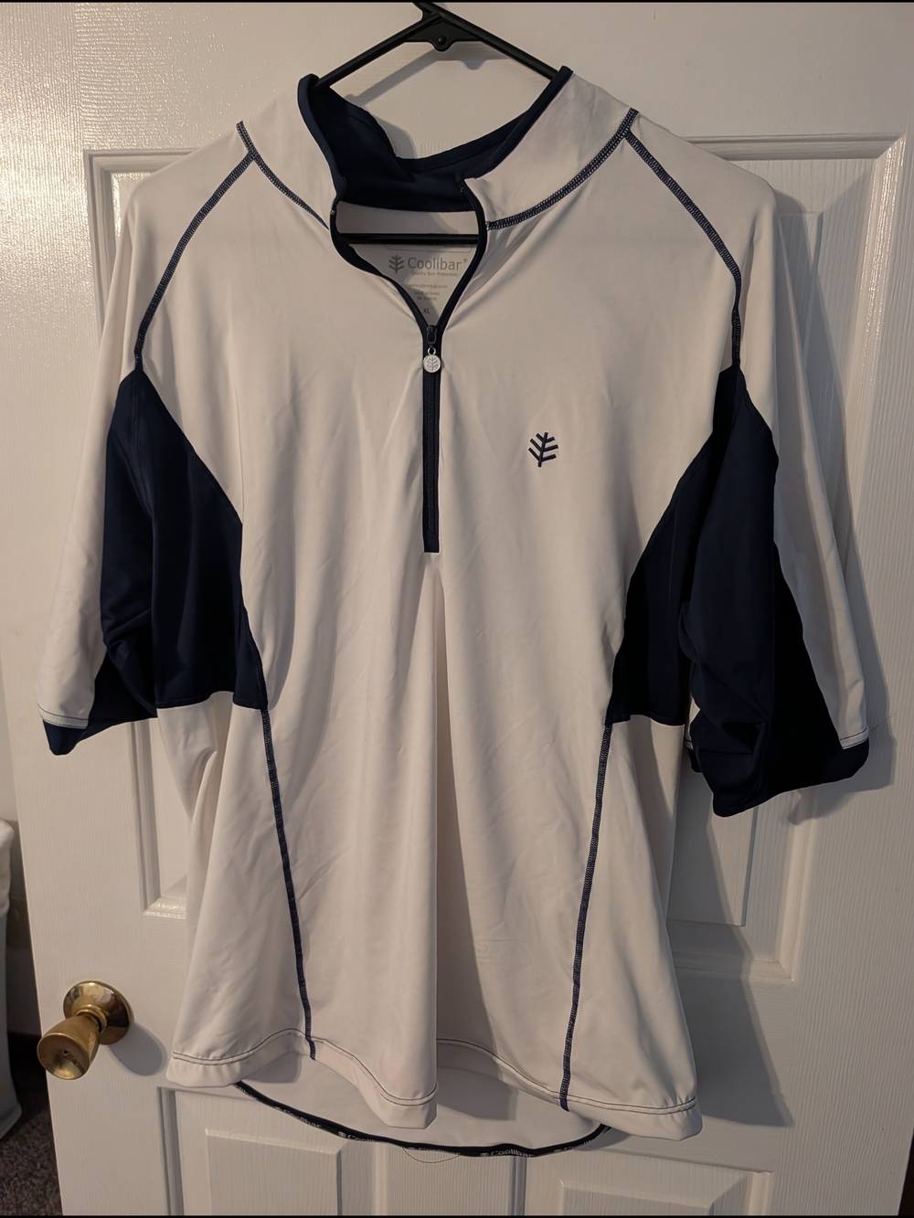 Coolibar White and Navy Short-Sleeve Men's Rash Guard